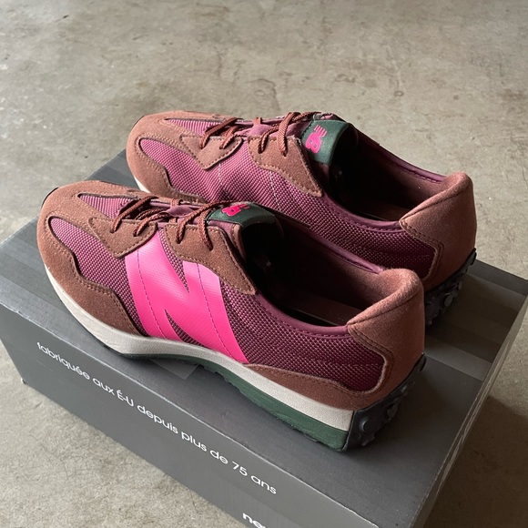 New Balance 327 'Rich Earth/Hi-Pink' Maroon Cloth Classic Sneakers 7 Youth/Teen - Picture 3 of 10